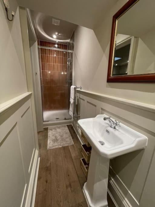 Peaceful Apartment In The Heart Of Фроум Экстерьер фото